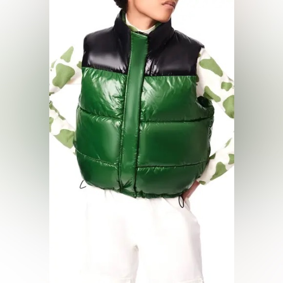 Bernardo Jackets & Blazers - NWOT - Bernie Bernardo Green and Black Colorblock Puffer Vest